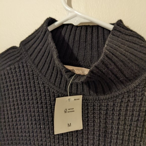 NWT Banana Republic Black Sweater Oversized w/ faux leather pockets - Sz M - Picture 4 of 4